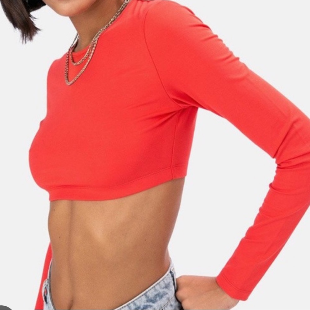 adika red cropped top